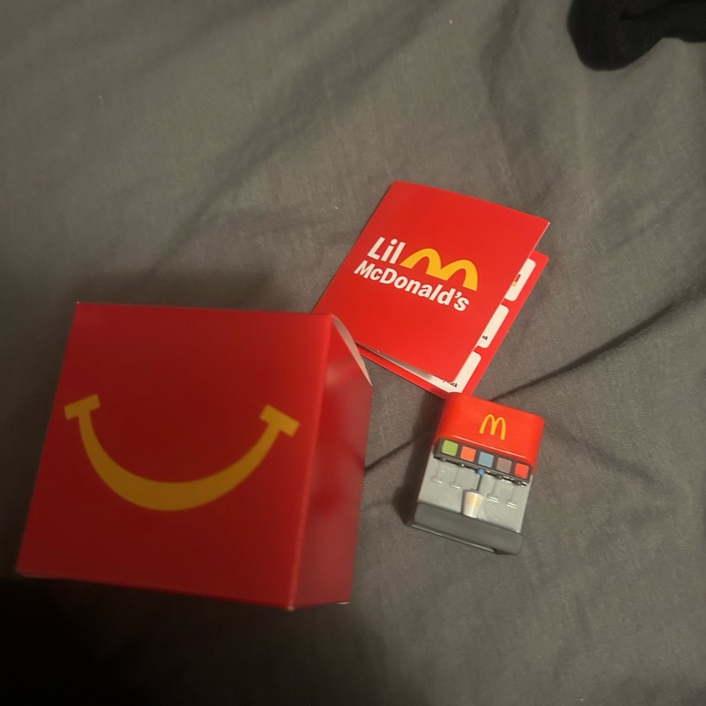lil McDonald's soda machine toy